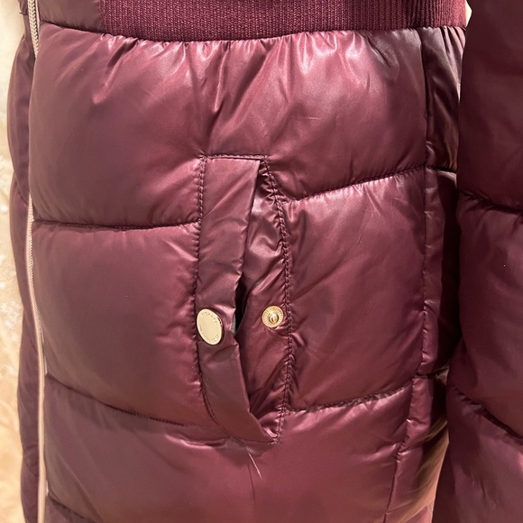 Michael Kors Girls Puffer Jacket With Faux Fur Trim Hood - Picture 6 of 12